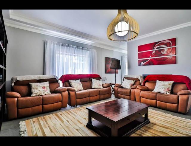 5 BEDROOM HOUSE FOR SALE IN MYBURGH PARK